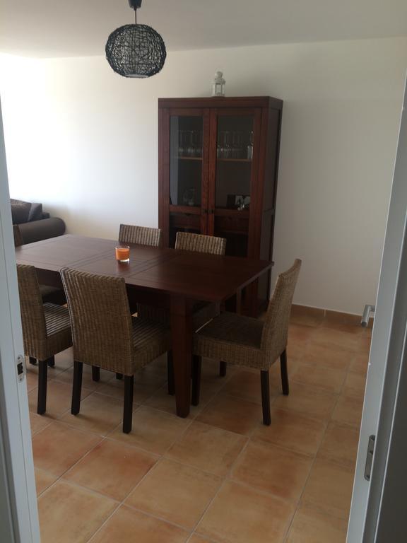 Appartement Las Terrazas De Alcaidesa Luaran gambar