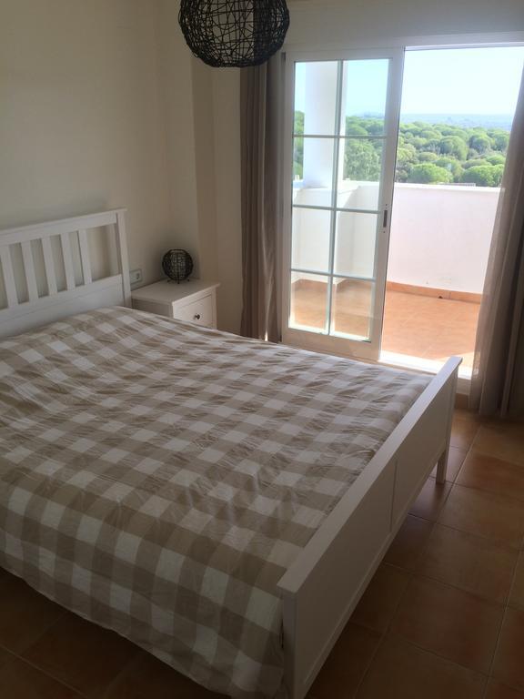 Appartement Las Terrazas De Alcaidesa Luaran gambar